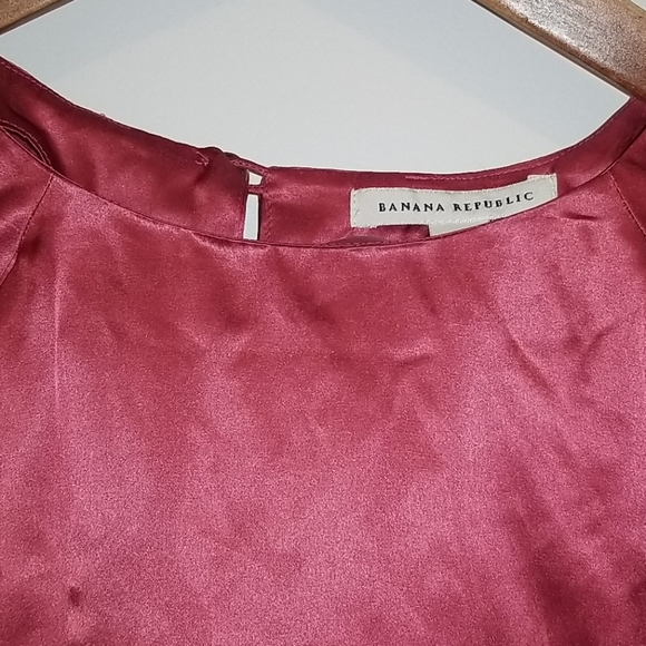 Banana Republic Tops - 💗BR silk blouse